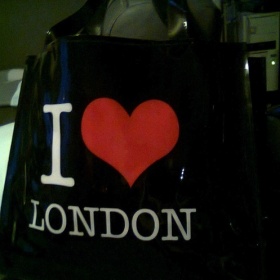 Černá kabelka I love London - plastová