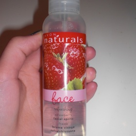 Osvěžující jahodový sprej Oriflame - foto č. 1