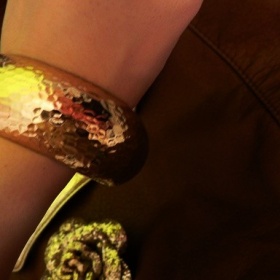 Zlatá sada hodinky Guess, náramek h&m, růže - foto č. 1