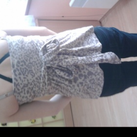 Leopardí top s vystuženými prsy