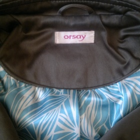 Olivový kabátek trenčkot Orsay