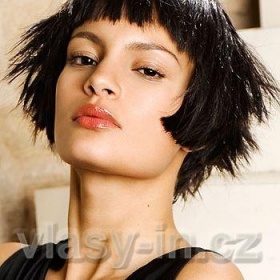 Krátké mikádo s ofinkou pro jemné vlasy