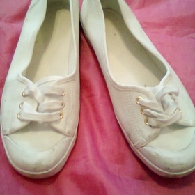 Bílé baleríny H&M