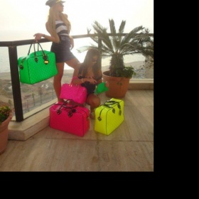 Neonová kabelka  kde sehnat?