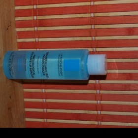La roche posay odličovač očí