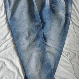 Džíny modré záplatované Bershka