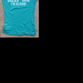 Sytě zelené triko s potiskem. Fishbone