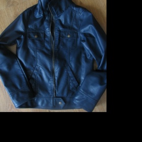 Kožená tmavě modrá bunda. Kik