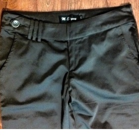 Hnědé lesklé společenské kalhoty