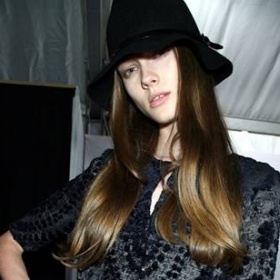 Hnědý klobouk - sladění oblečení