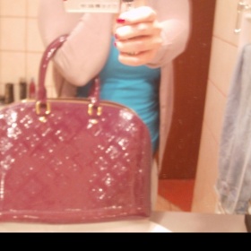 Lesklá tmavě fialová kabelka  Eight Sin