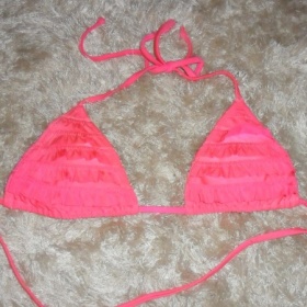 Sytě růžové plavky NY