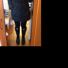 Kde sehnat černý kabátek s kožíškem?