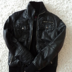 Černá oteplená koženková bunda Ann Christine