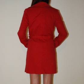 Červený jarní plátěný kabátek - foto č. 1