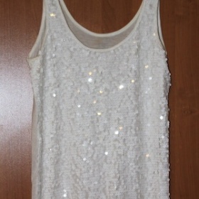 Bílé tílko s flitry F&F - foto č. 1