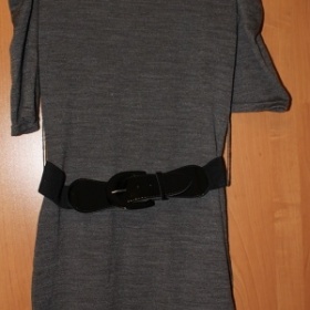 Šedé pletené šaty Terranova s páskem - foto č. 1