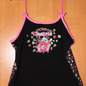 Černé tílko na spaní s obrázkem New yorkr