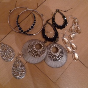 Náušničky - bižuterie C&A