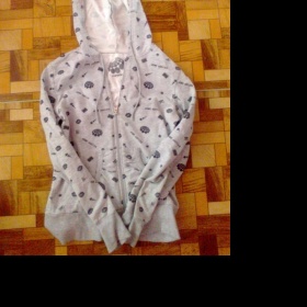 Šedá mikina clockhause