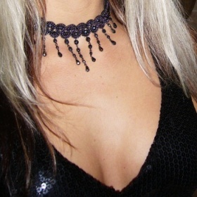 Černý šitý náhrdelník - foto č. 1
