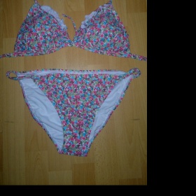 Trojúhelníkové bikiny s mašličkou barevné