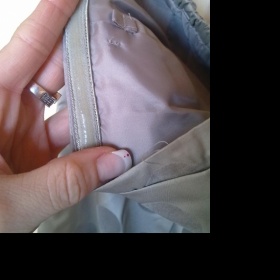 Bežové šaty s karamelovými bodkami Vila