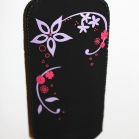 Černý obal na mobil s růžovými vzory - foto č. 1