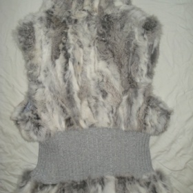Bílo - šedá kožíšková vestička Comtessa - foto č. 1