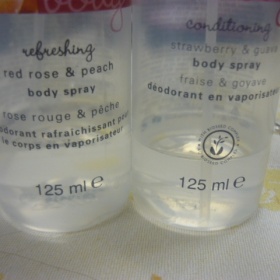 3 Tělové spreje Avon