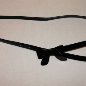 Černý pásek se sponou ve tvaru mašle - foto č. 1