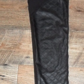 Černé legíny s imtací kůže calzedonia