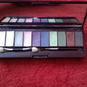 Paletka stínů a rtěnek Oriflame