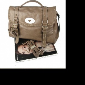 Kde sehnat kabelku ve stylu aktovka nebo brašna?