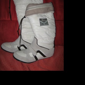 Světlé sněhule Baťa