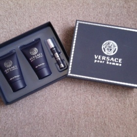 Modrý pánský cestovní set Versace