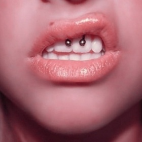 Frenulum piercing