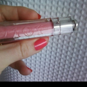 Růžový lesk na rty se třpytkami Dior - foto č. 1