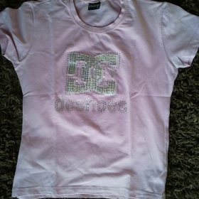 Růžové triko DC s flitry