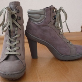 Šedé boty na podpatku  Mixer