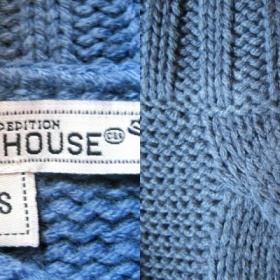 Modro - šedivý dlouhý svetr bez rukávů z Clockhouse