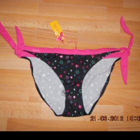 Černý spodní díl plavek Katie Price