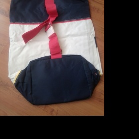 Pánský tmavě modrý batoh Tommy Hilfiger