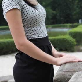 Černo - šedé puntikované šaty z Kenvela