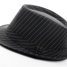 S čím kombinovat pruhovaný klobouk (+vaše outfity s klobouky)