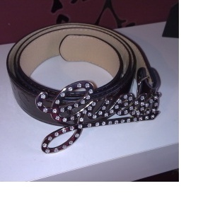 Lesklý pásek Guess - foto č. 1