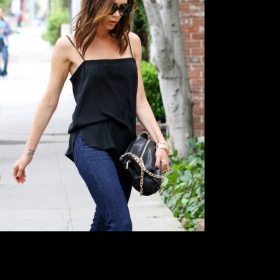 Delší mikádo po ramena - Victoria Beckham