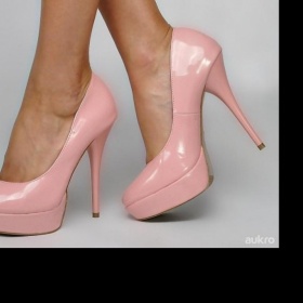 Růžové lodičky s platformou - foto č. 1