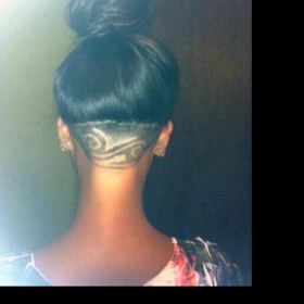 Spodek vlasů na krátko