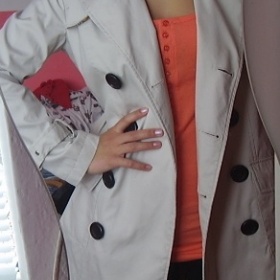 Béžový jarní trenčkot